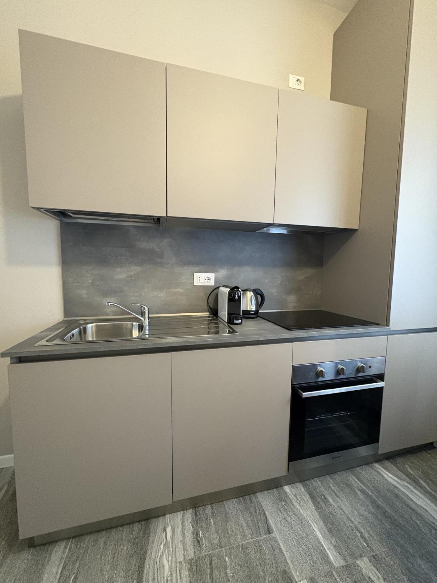 Essential Apartment Sesto San Giovanni Esterno foto